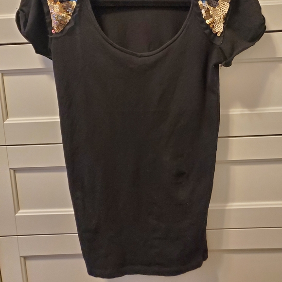 Sequin Shoulder Short Sleeve Top - Picture 6 of 9